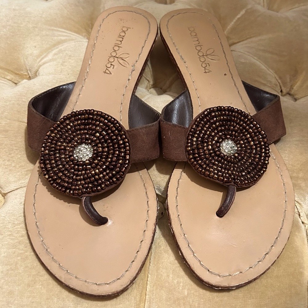 Bamboo54 Brown Thong Wedge Sandals with Beads Embellishments, Size L (8.5-9)